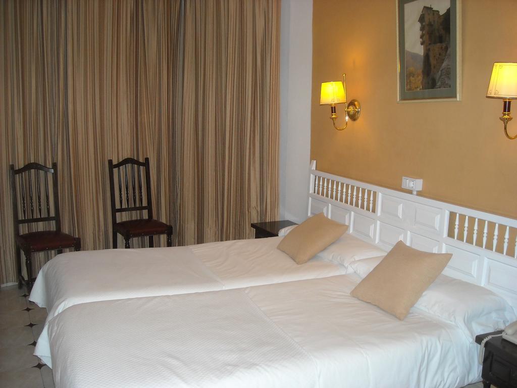 Hostal Residencia Avenida Cuenca  Exterior photo