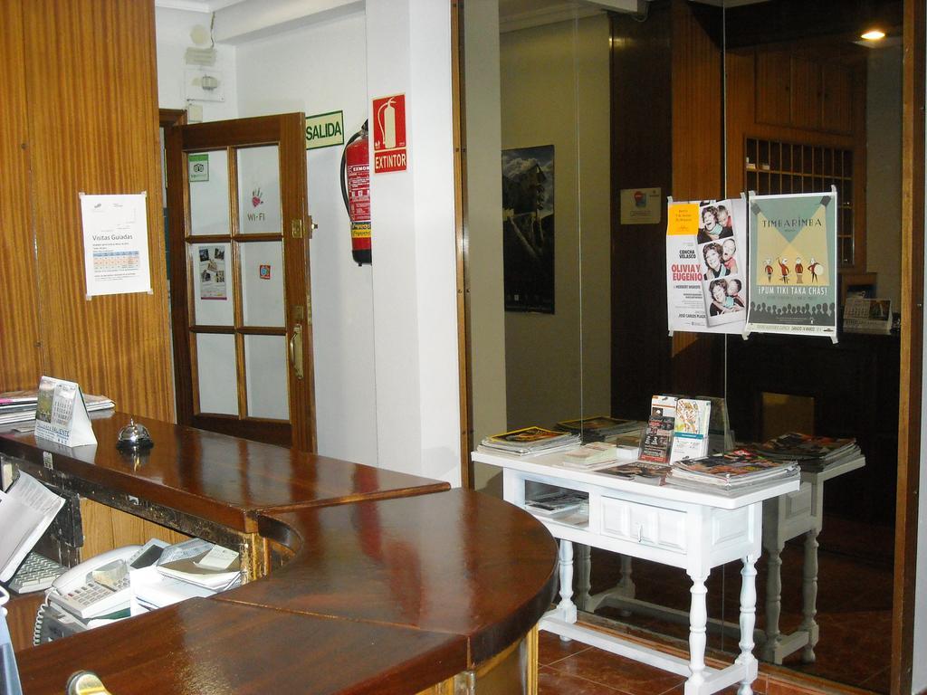 Hostal Residencia Avenida Cuenca  Exterior photo