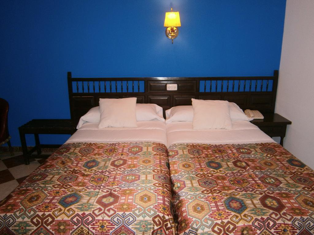Hostal Residencia Avenida Cuenca  Exterior photo