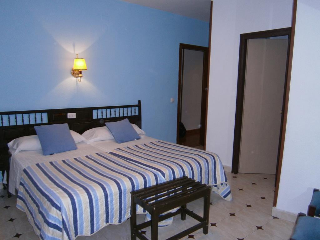 Hostal Residencia Avenida Cuenca  Exterior photo