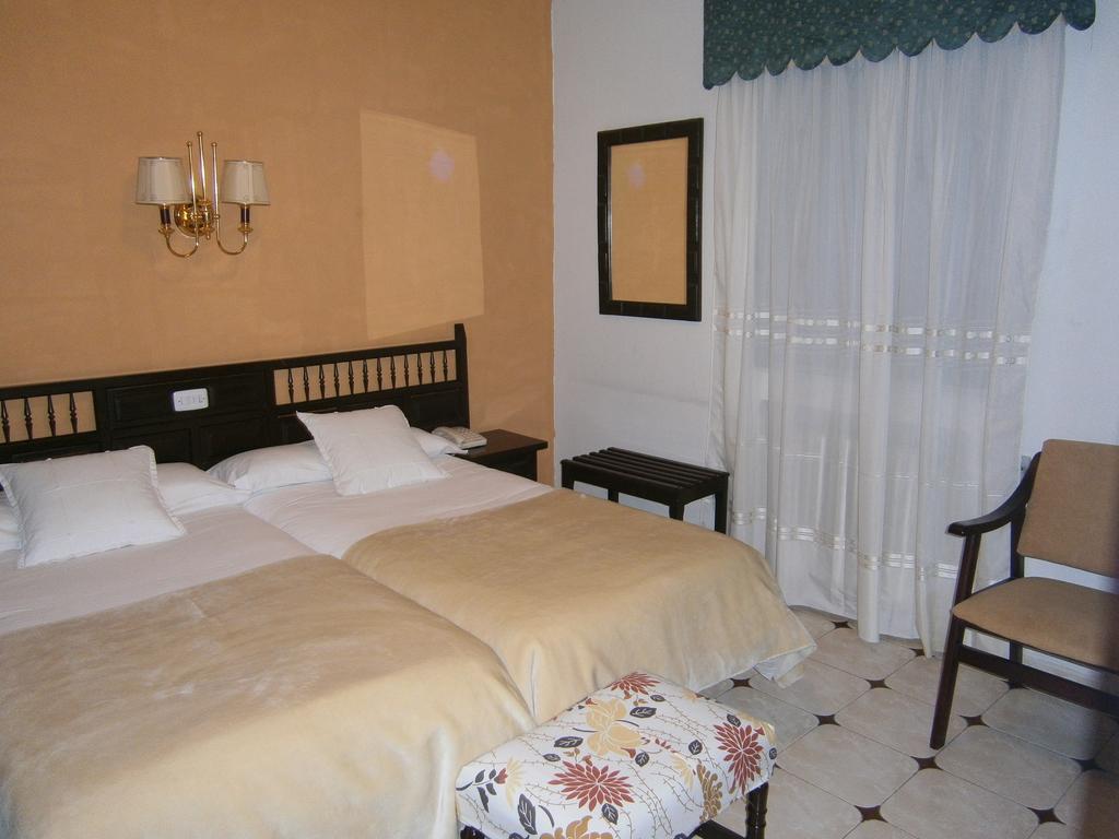 Hostal Residencia Avenida Cuenca  Exterior photo