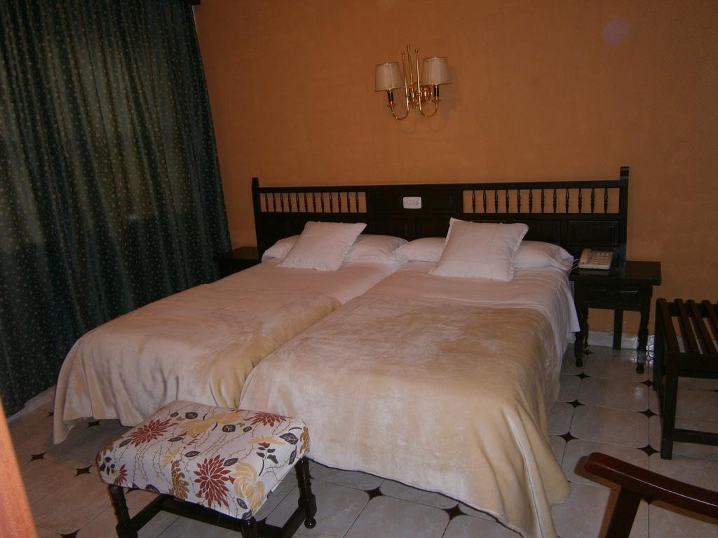 Hostal Residencia Avenida Cuenca  Exterior photo